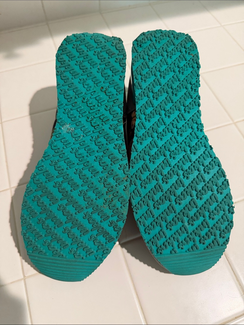 inkkas Women’s Butterfly Print Sneakers - Picture 6 of 8